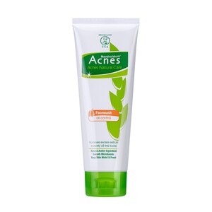 Mentholatum Acnes Acnes Natural Care Oil Control Face Wash