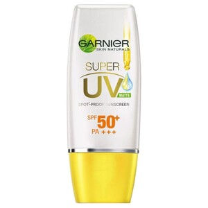 Garnier Skin Naturals Light Complete Super UV Matte Spot-Proof Sunscreen SPF50+PA+++